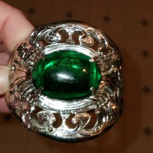 Emerald stone bracelet